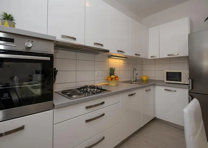 Apartment With Big And Free Private Parking