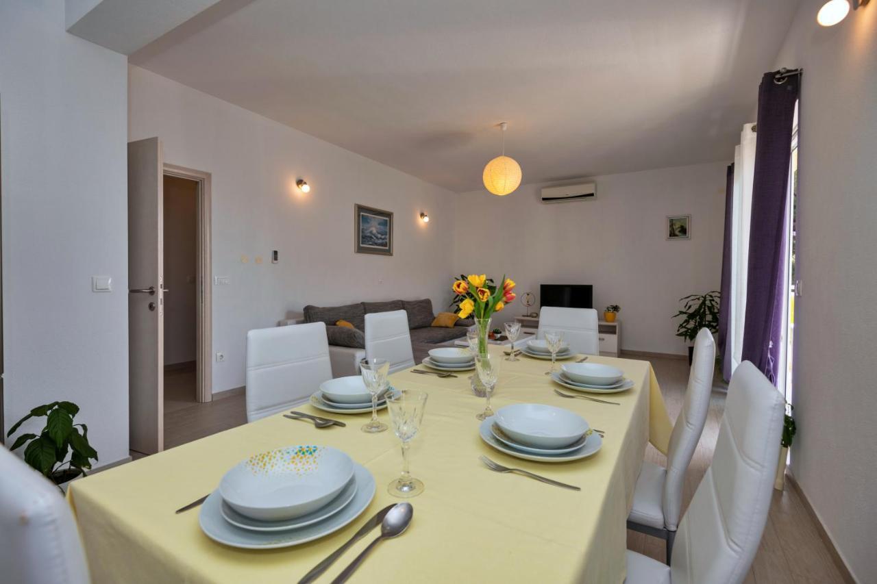 With Big And Free Private Parking Apartament *