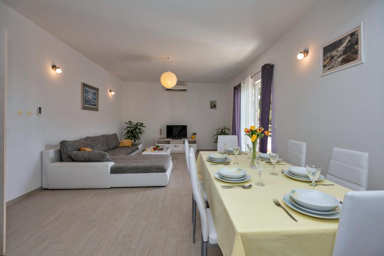 Apartament With Big And Free Private Parking