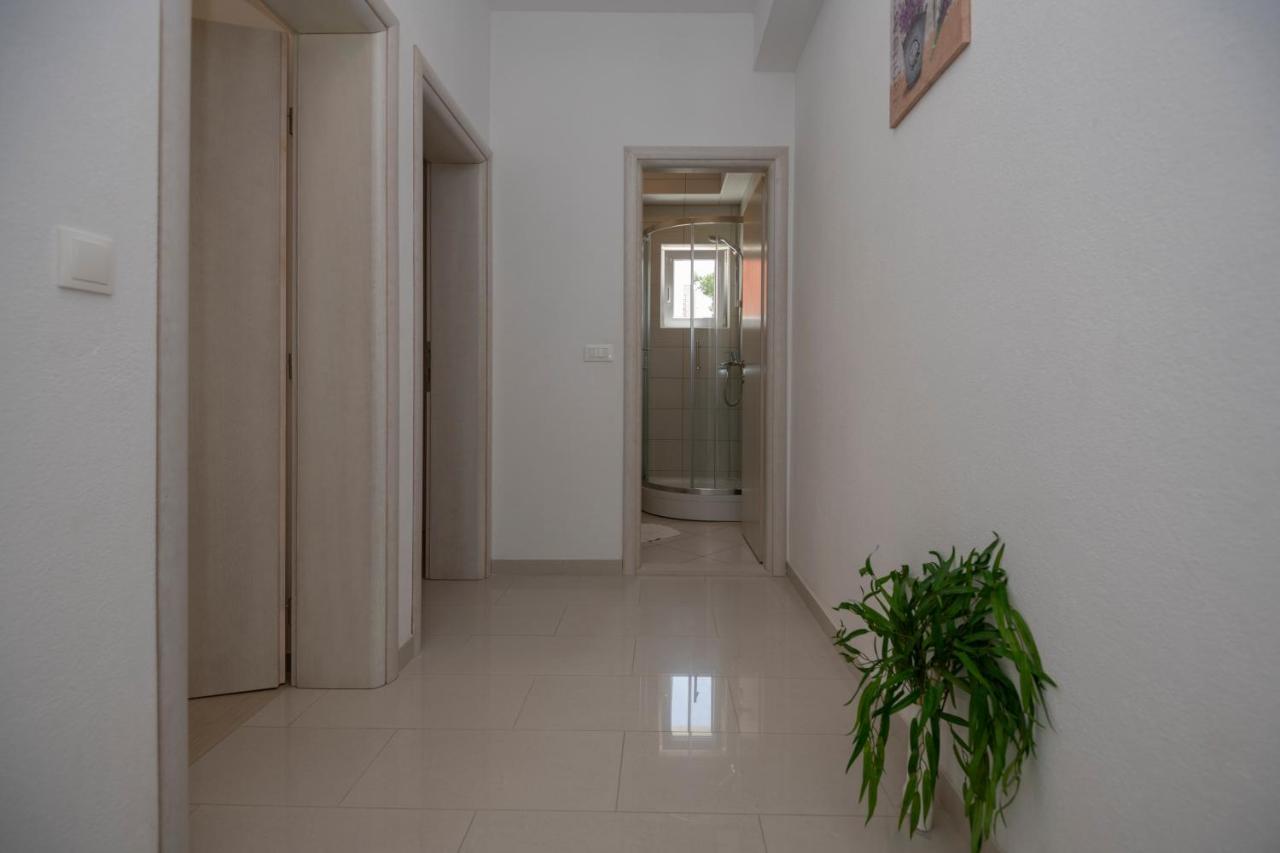 Apartament With Big And Free Private Parking *